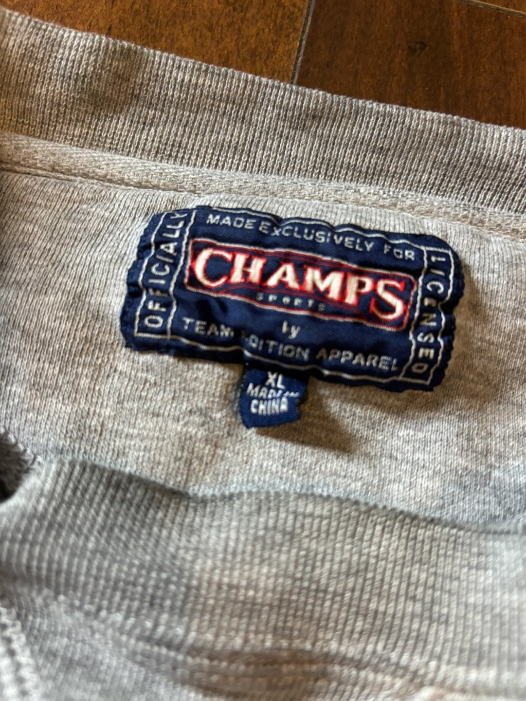 Cropped Champs Sports Michigan Wolverines Crewneck Sweatshirt XL - photo 2