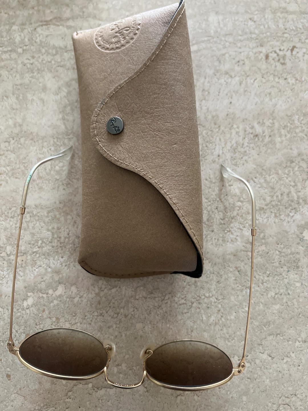 Ray-Ban Oval Sunglasses with Case - photo 3