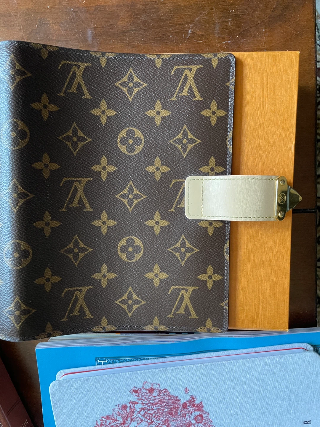 Louis Vuitton Monogram Agenda Cover - photo 5