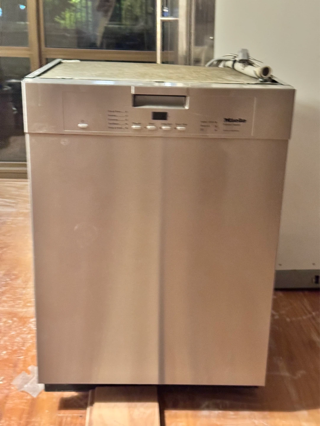 Miele Dishwasher - photo 2