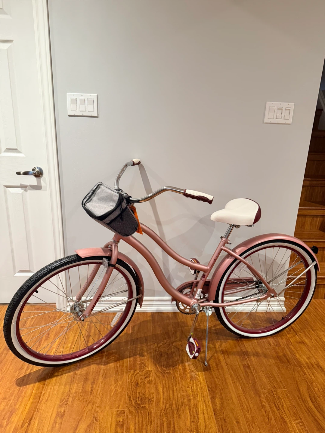 NEW Huffy Cruiser Bike with Cooler Bag and Air Pump - photo 2
