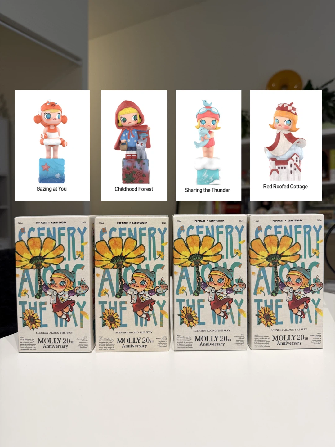 Molly Scenery Along the Way Figurines — POP MART