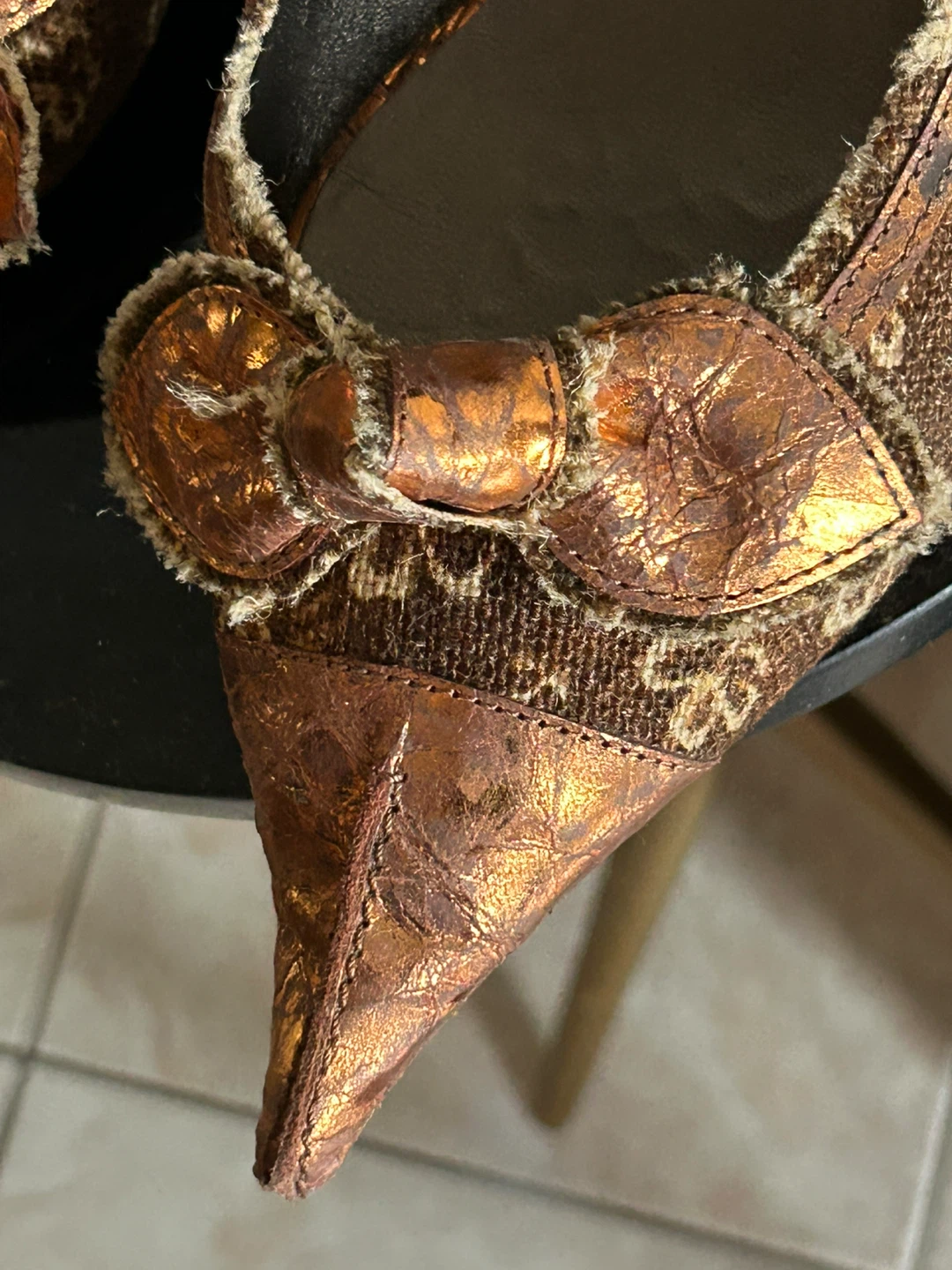 Women's Copper & Brown Bow Heels Size 40 - photo 2