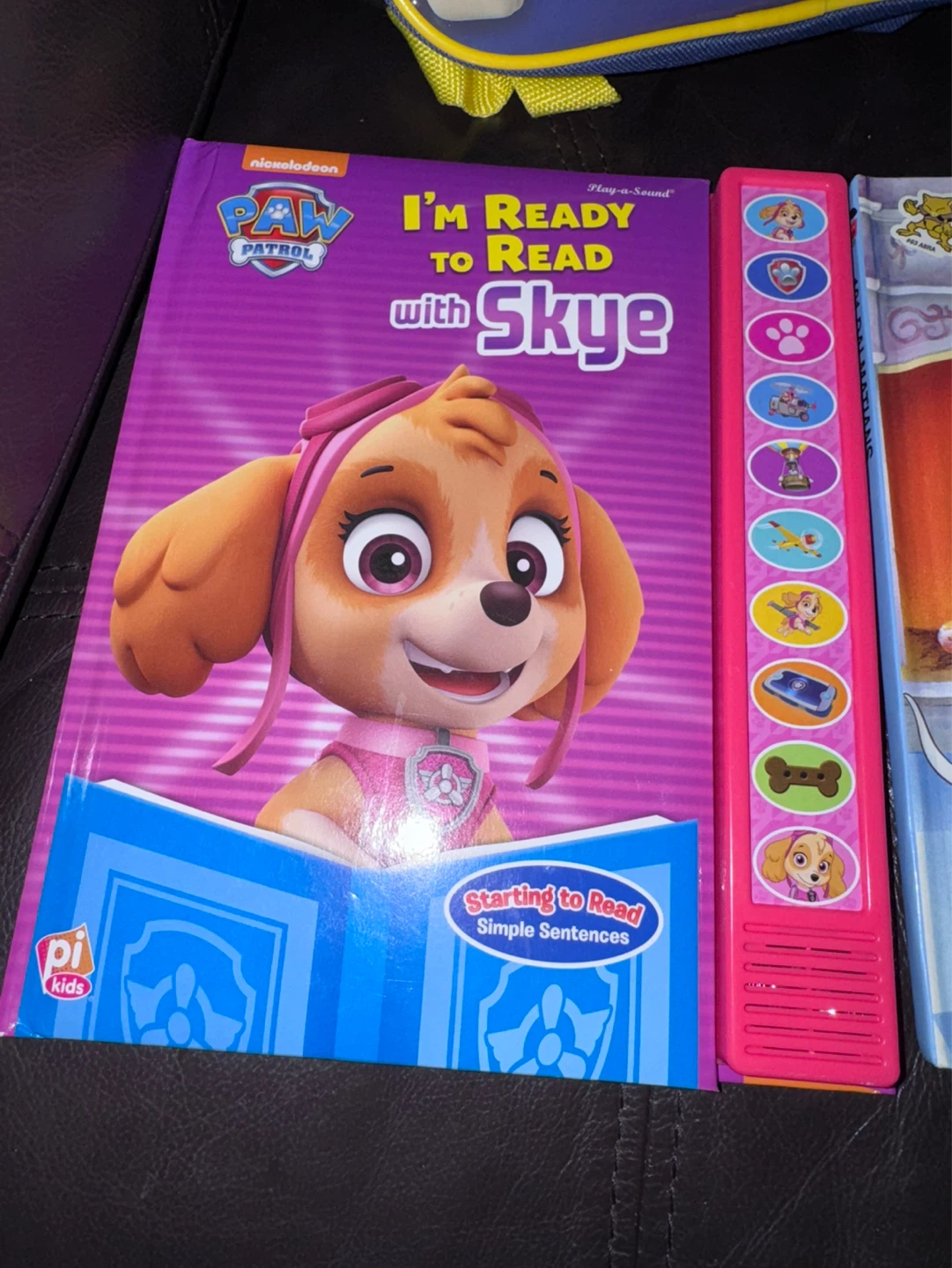 Paw Patrol I'm Ready to Read with Skye Sound Book & Backpack Set - photo 3