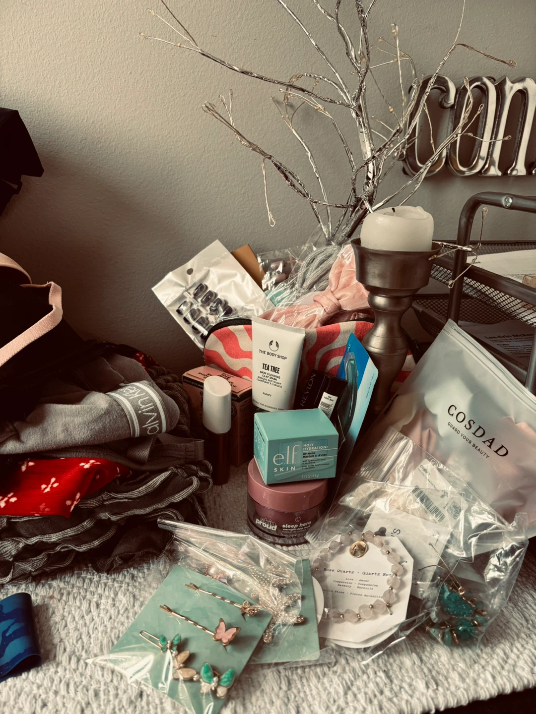 Secret Tote Bag filled with clothes & accessories worth over$150 - photo 3