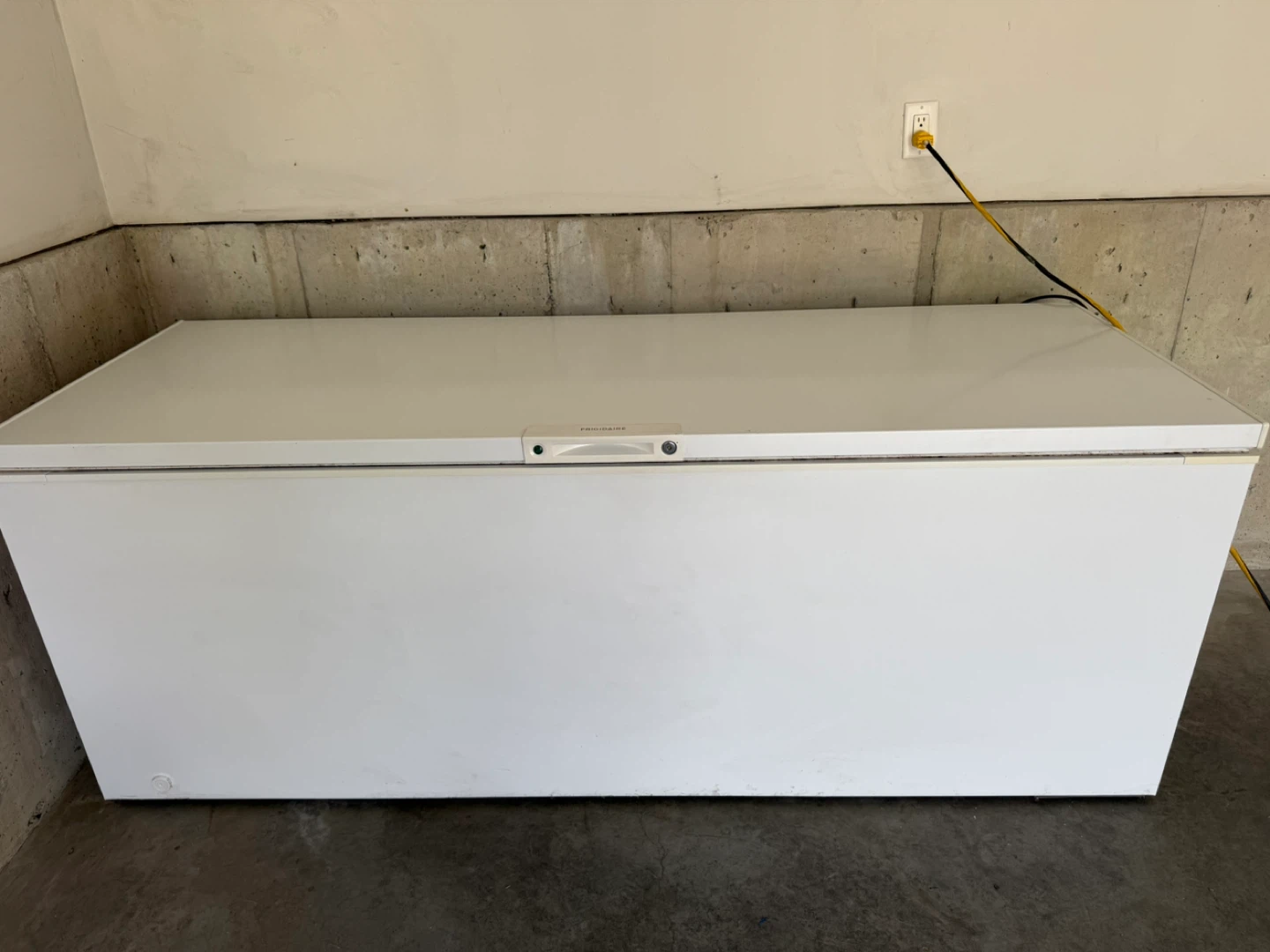 Frigidaire Chest Freezer 24.8 Cu. ft