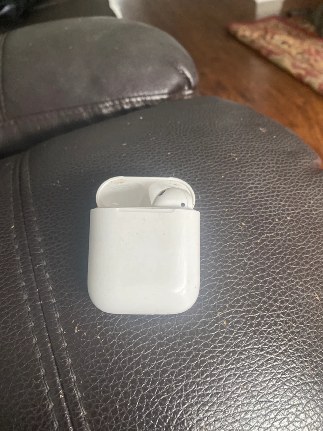 Airpod 2s(Missing Left)
