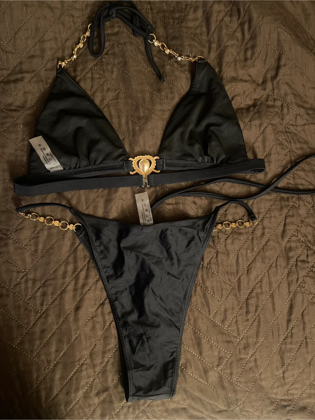 Black Bikini Set with Gold Chain and Heart Detail - Size M - photo 3