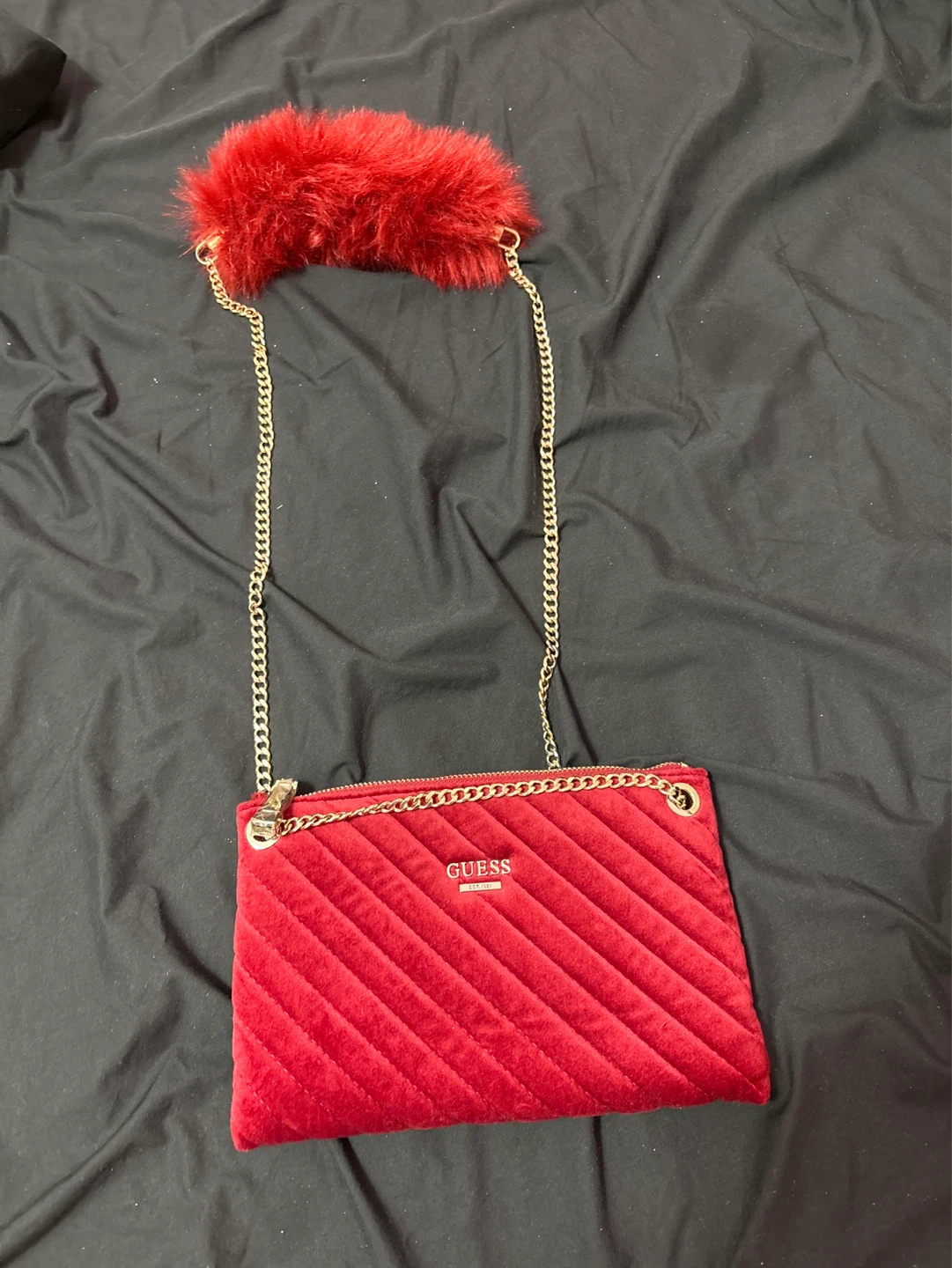 Guess Red Velvet Quilted Crossbody Bag - photo 2
