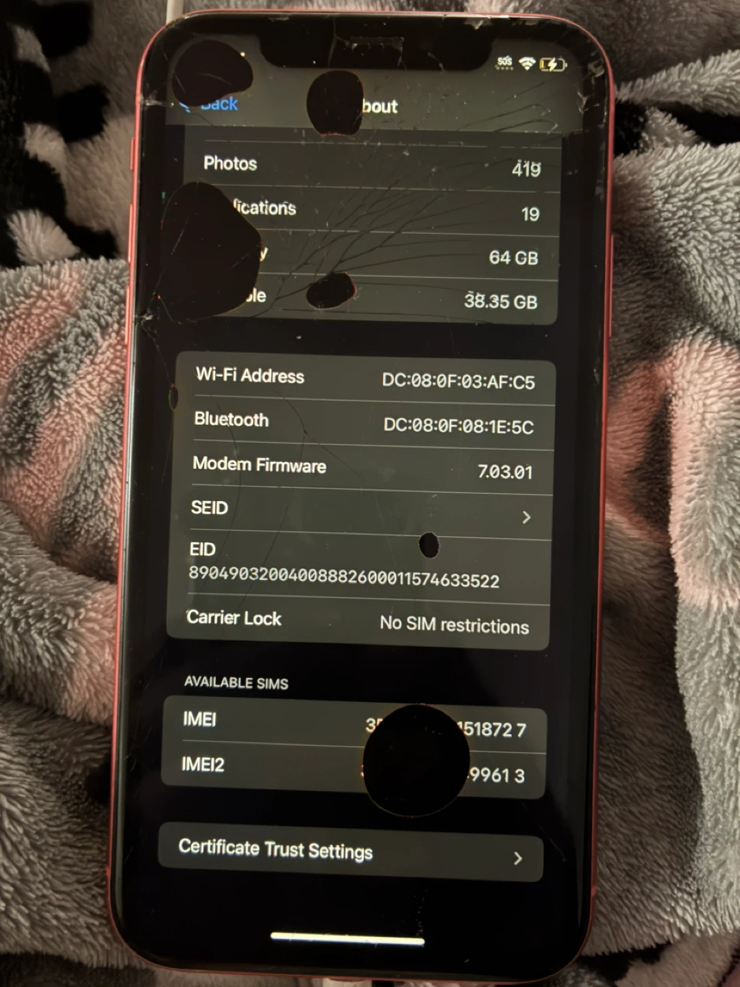Apple iPhone XR - 64GB - Coral (Cracked Screen)
