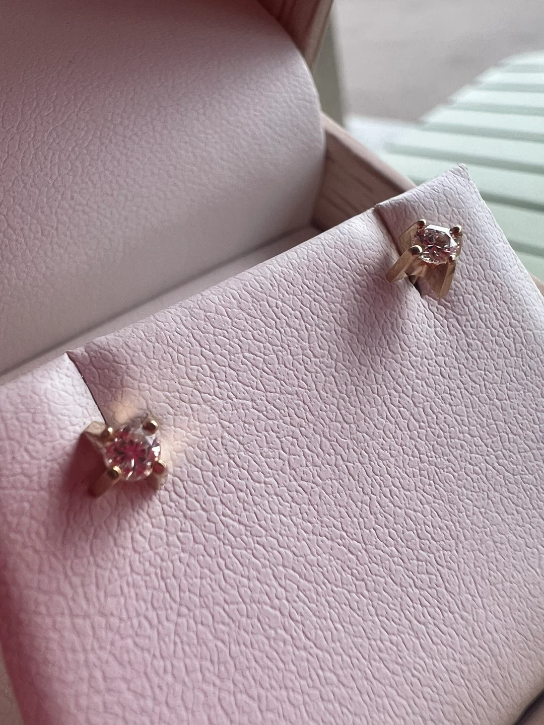 14k Gold Diamond Stud Earrings 0.16 CTW