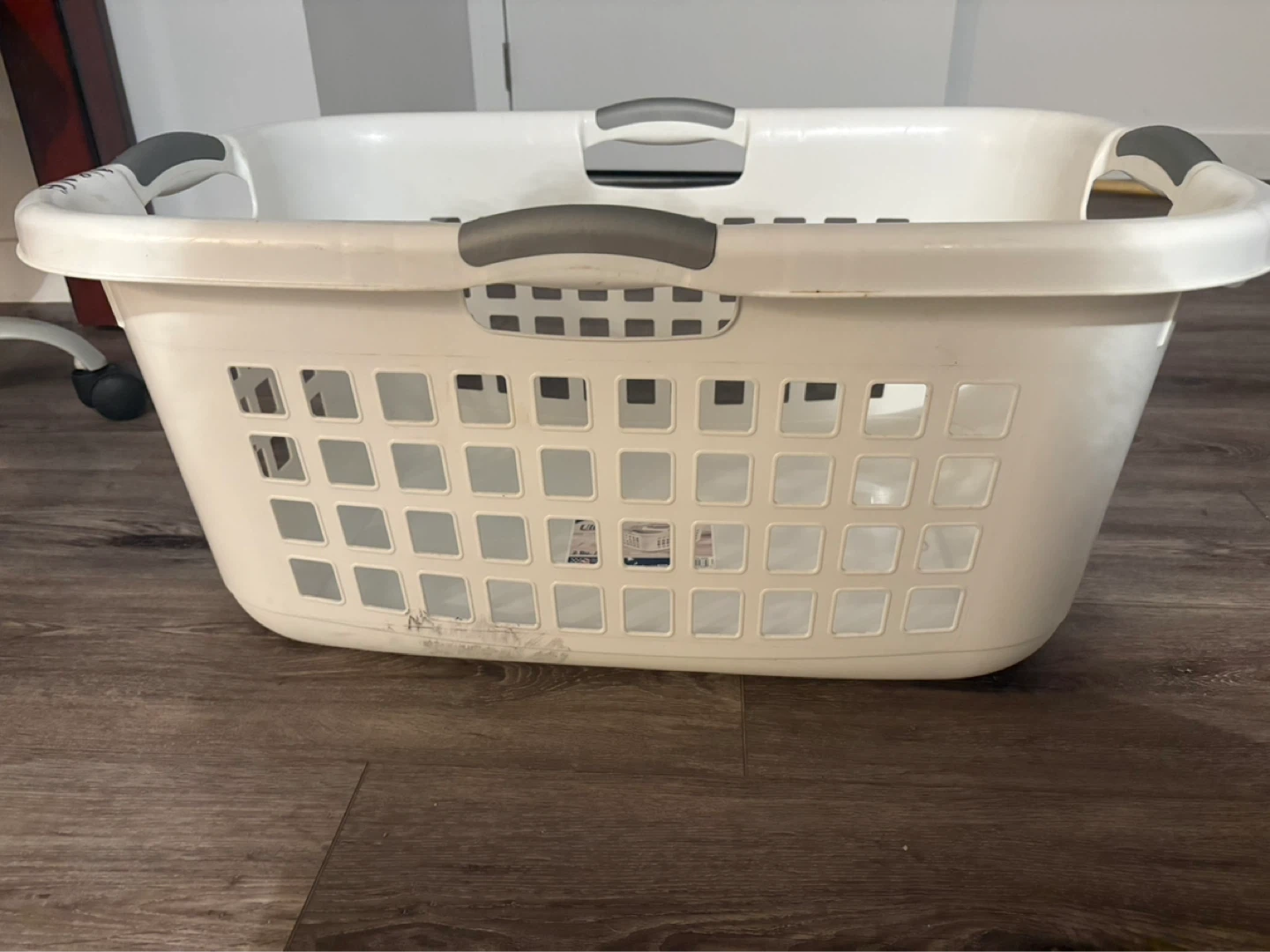 Sterilite Ultra Laundry Basket - photo 2