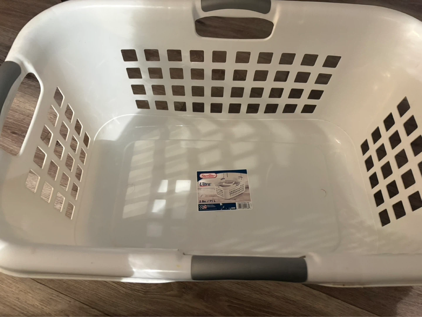 Sterilite Ultra Laundry Basket