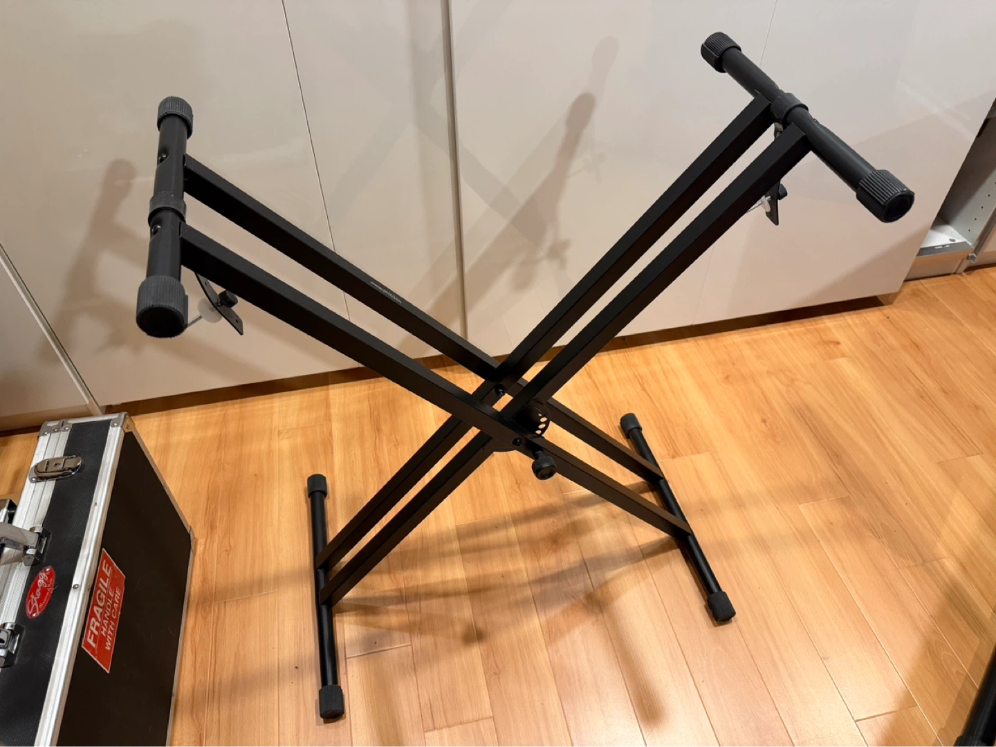 Black X-Style Keyboard Stand