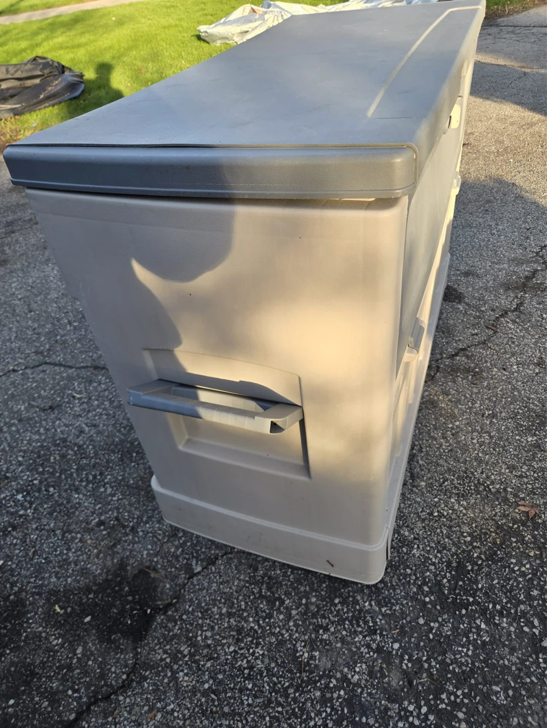 Large Storage Deck Box with wheels and cup holder - photo 4