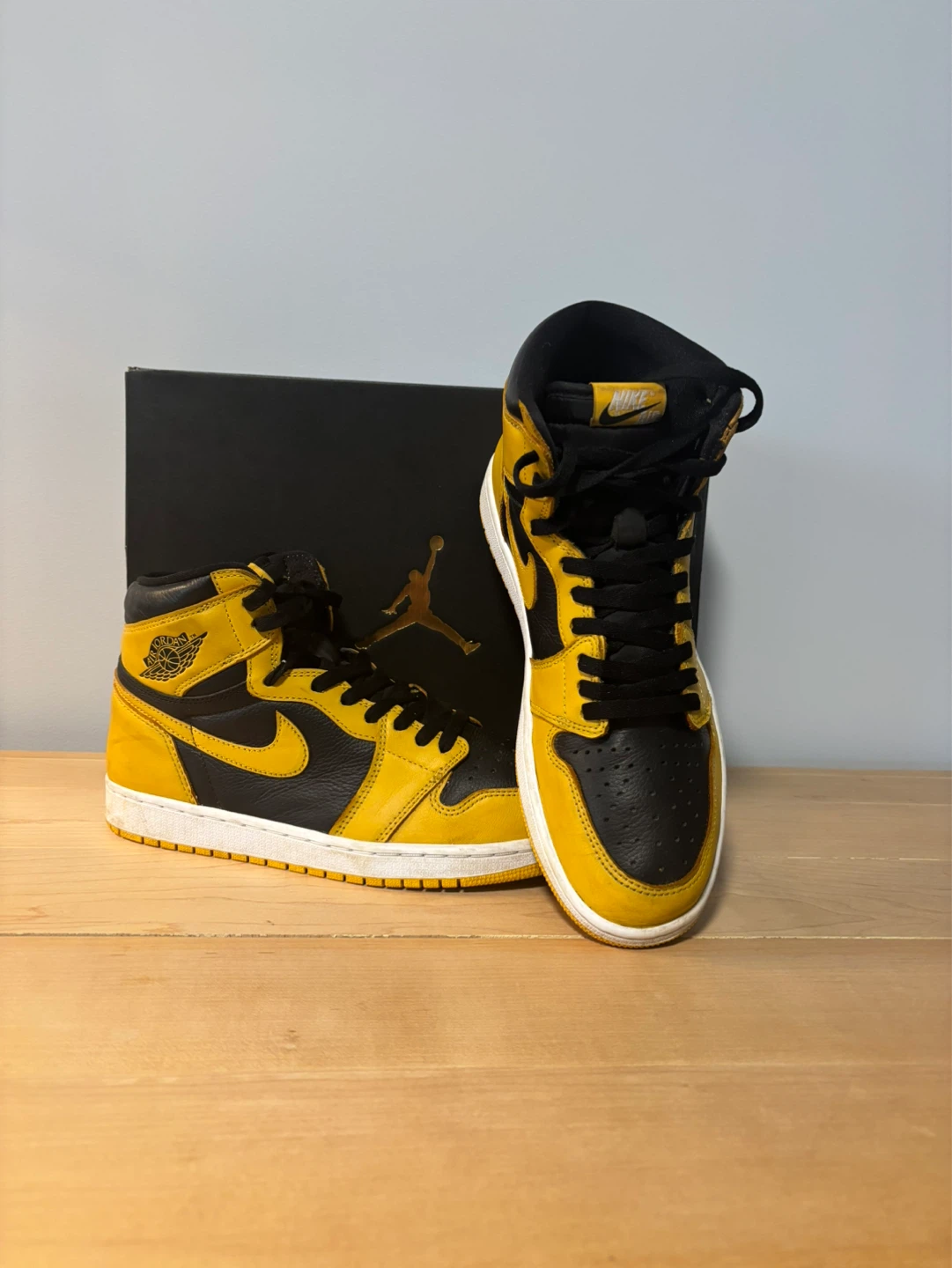 Air Jordan 1 High OG Yellow Black