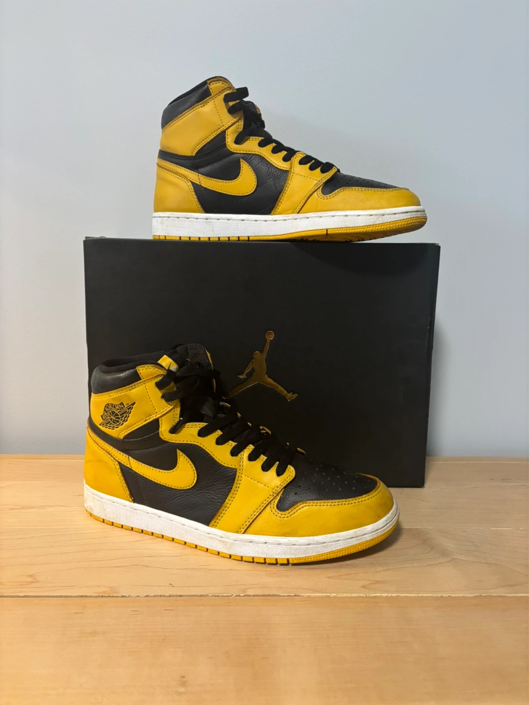 Air Jordan 1 High OG Yellow Black - photo 2