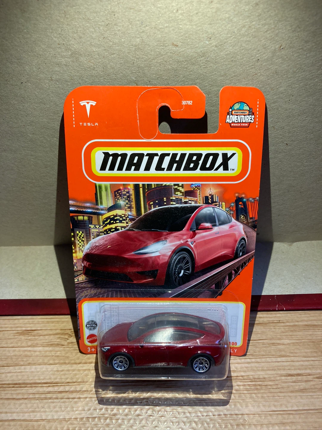 Matchbox / Tesla Model Y / Red