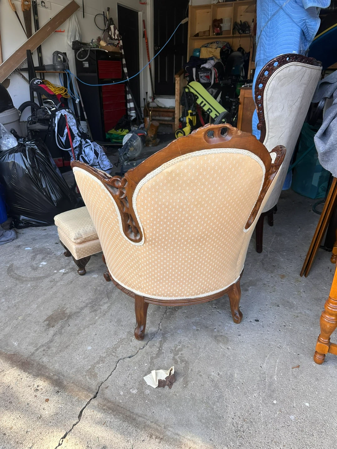 Vintage Upholstered Accent Chair with Ottoman - photo 5