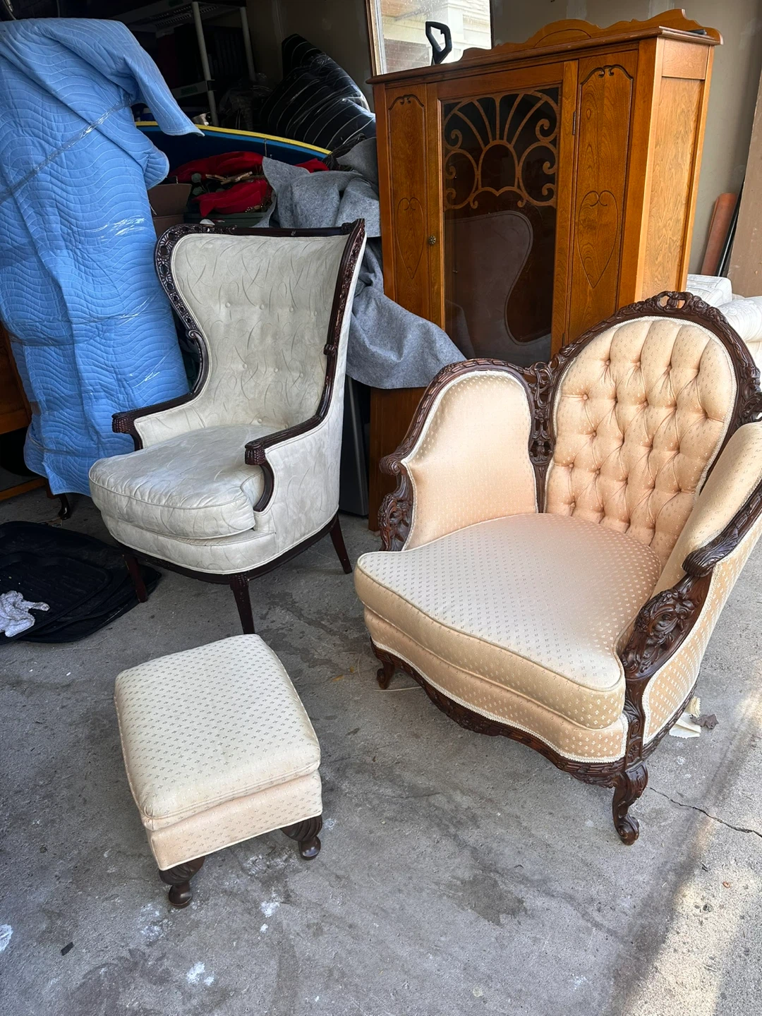 Vintage Upholstered Accent Chair with Ottoman - photo 2