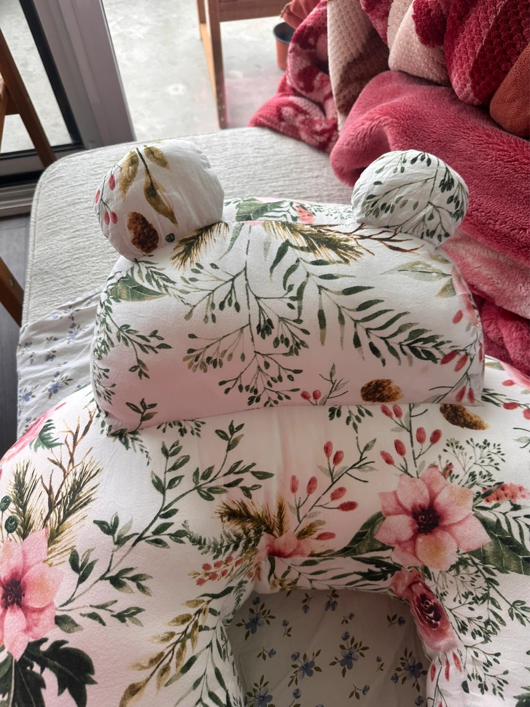 Floral Baby Feeding Pillow - photo 2