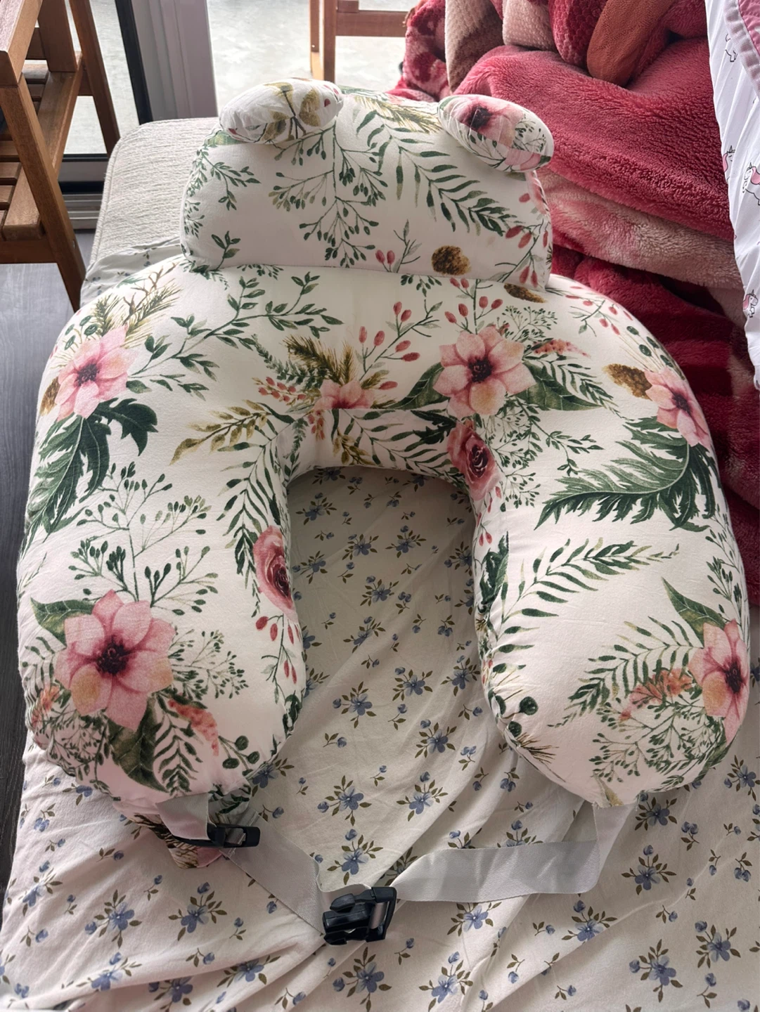 Floral Baby Feeding Pillow - photo 4