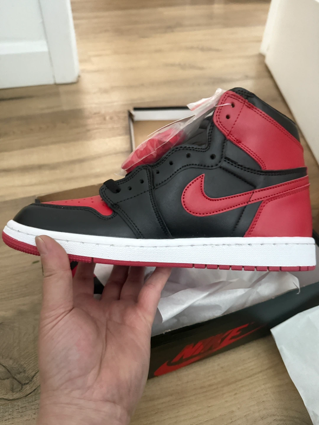 Nike Air Jordan 1 Retro High OG "Bred" - photo 3