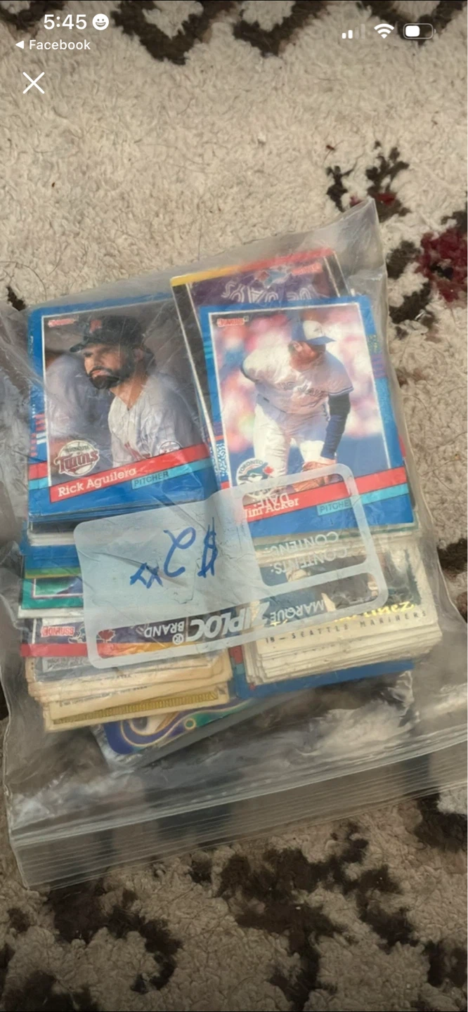Box of Baseball Trading Cards - photo 2