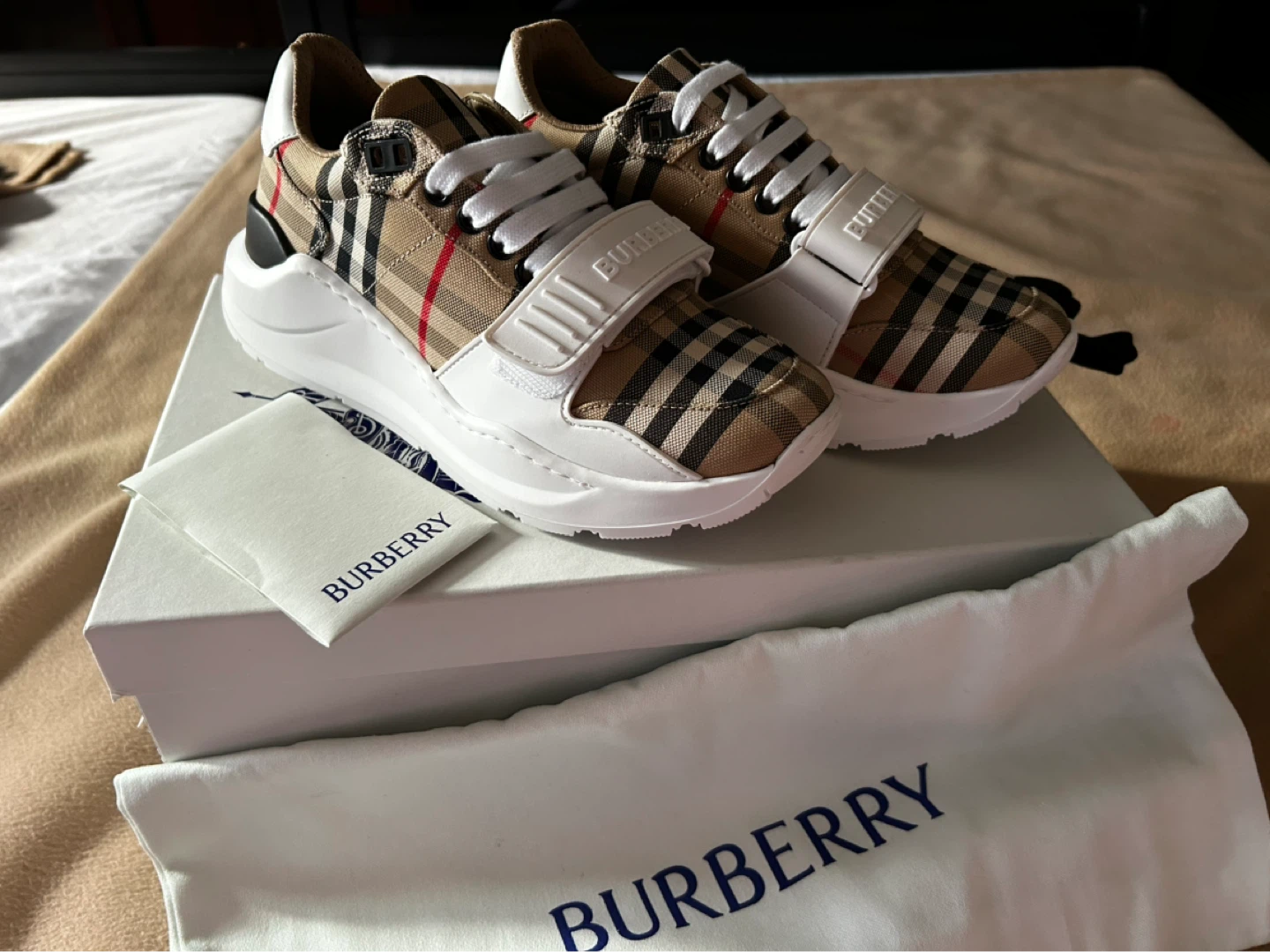 Burberry Sneakers - photo 3