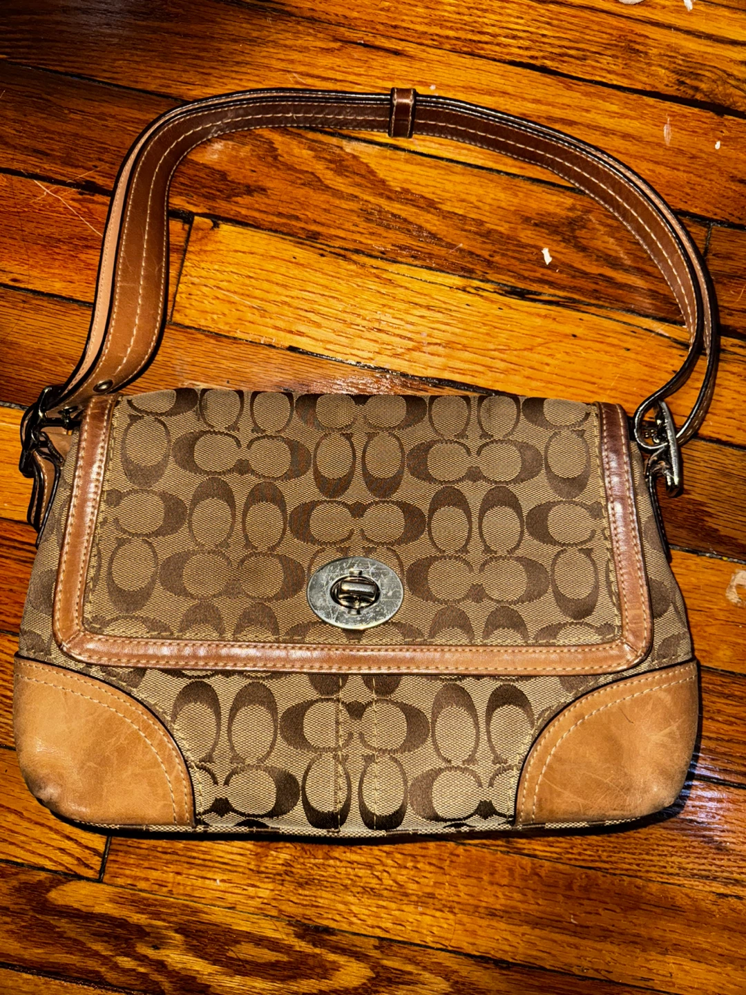 Coach Signature Canvas Shoulder Bag - photo 5