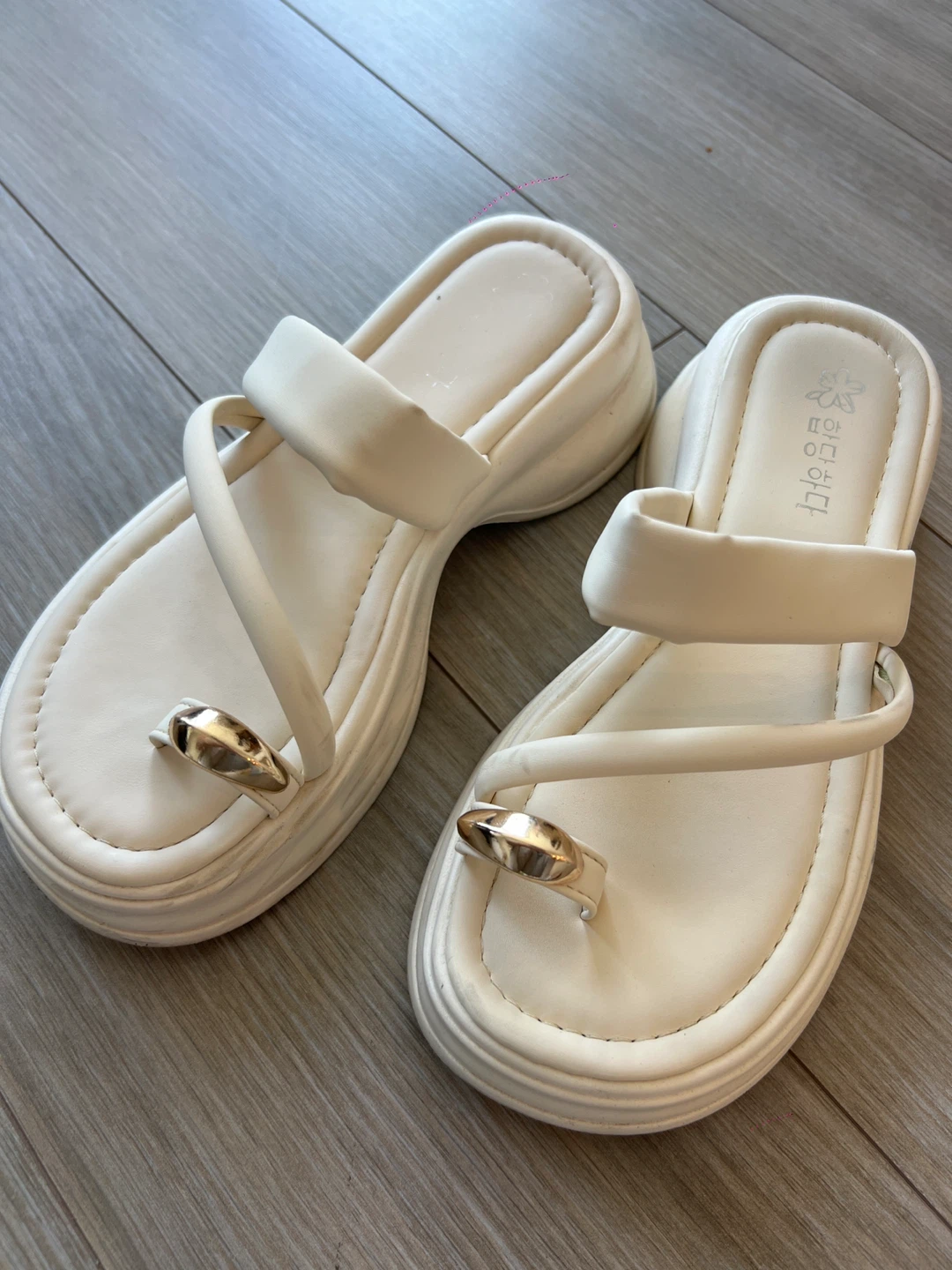 White Platform Thong Sandals with Gold Accent - photo 3