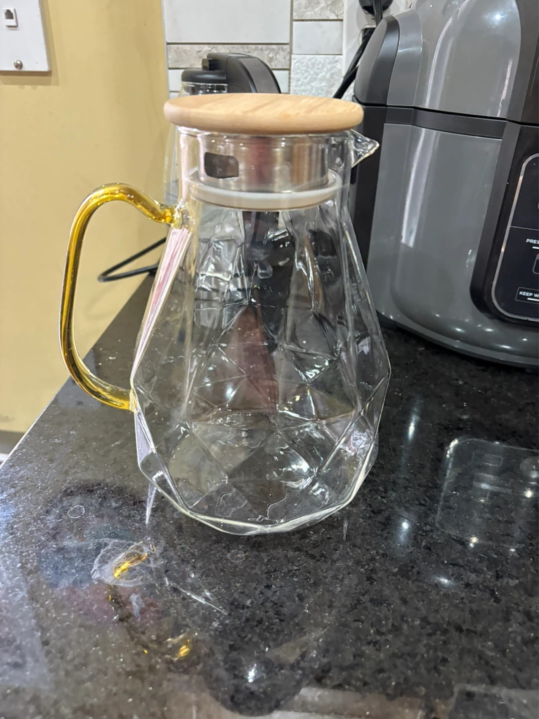 Glass Water Pitcher hexagon bottom  with Bamboo Lid