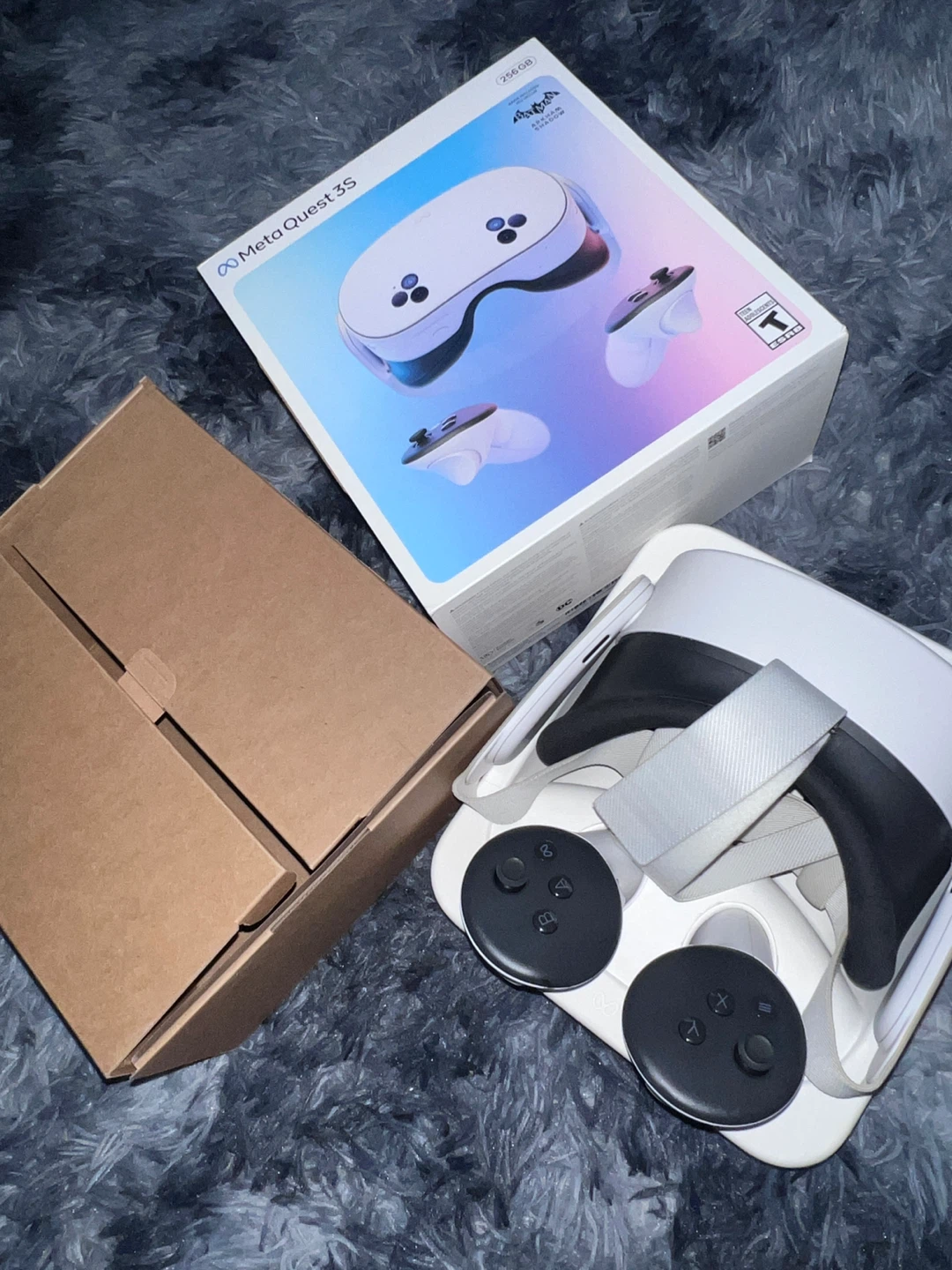 Meta Quest 3S 256GB VR Headset with Controllers - photo 2