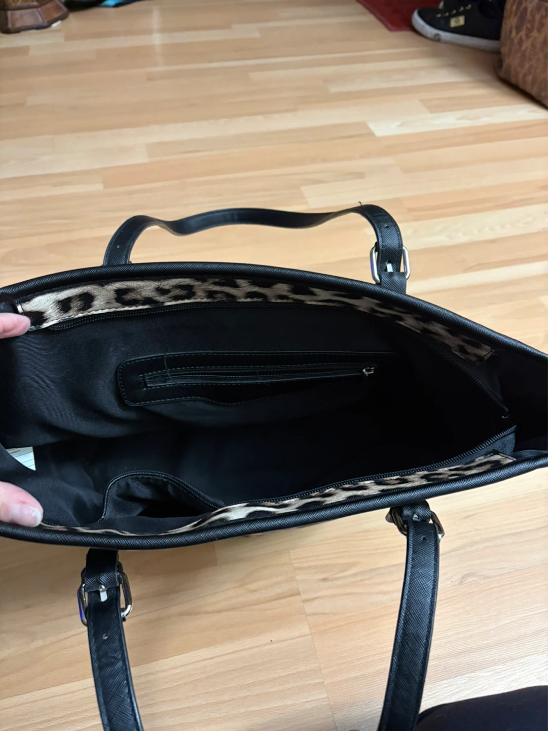 Women’s Leopard Purse $10 firm - photo 2