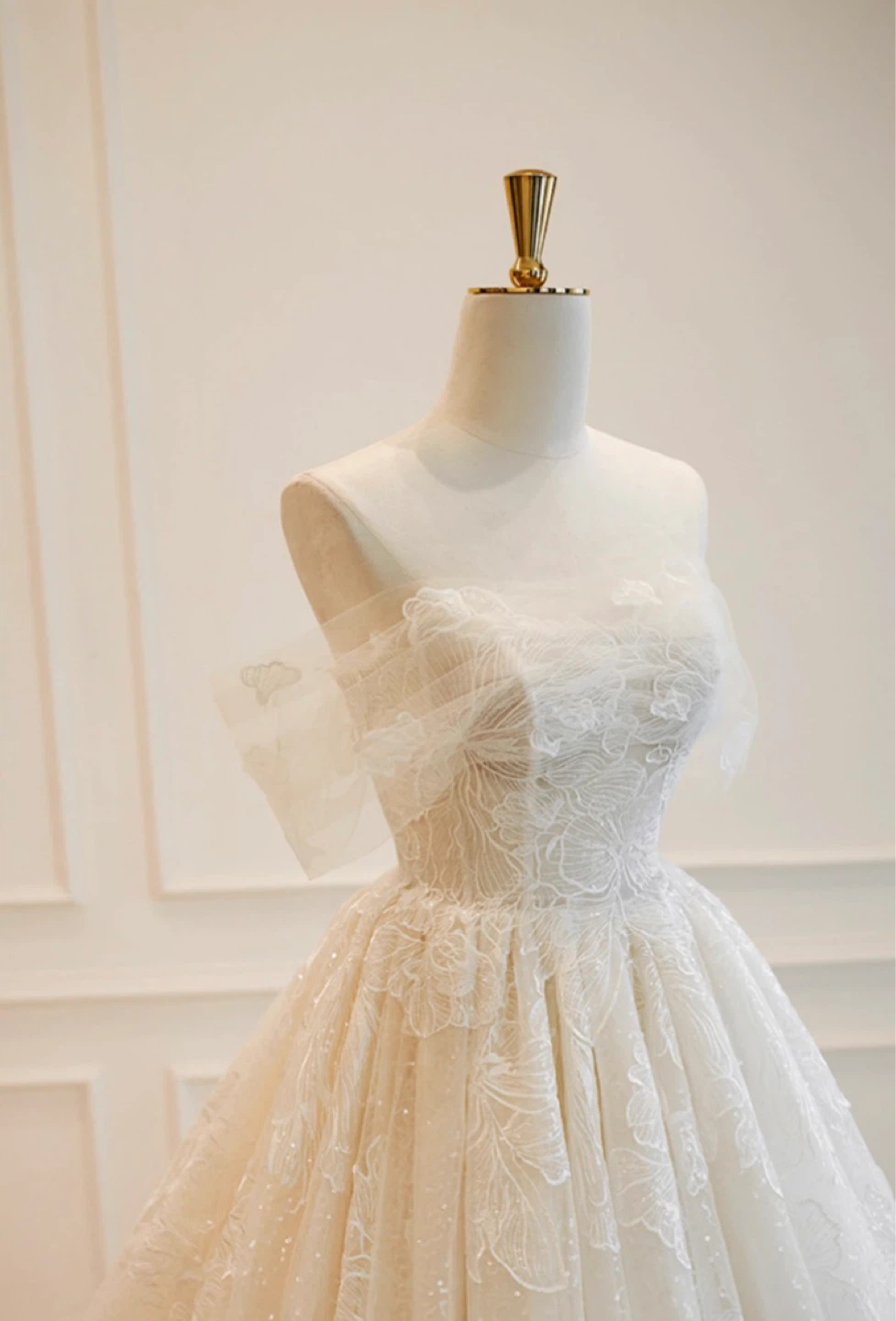 Wedding dress + matching veil - photo 3