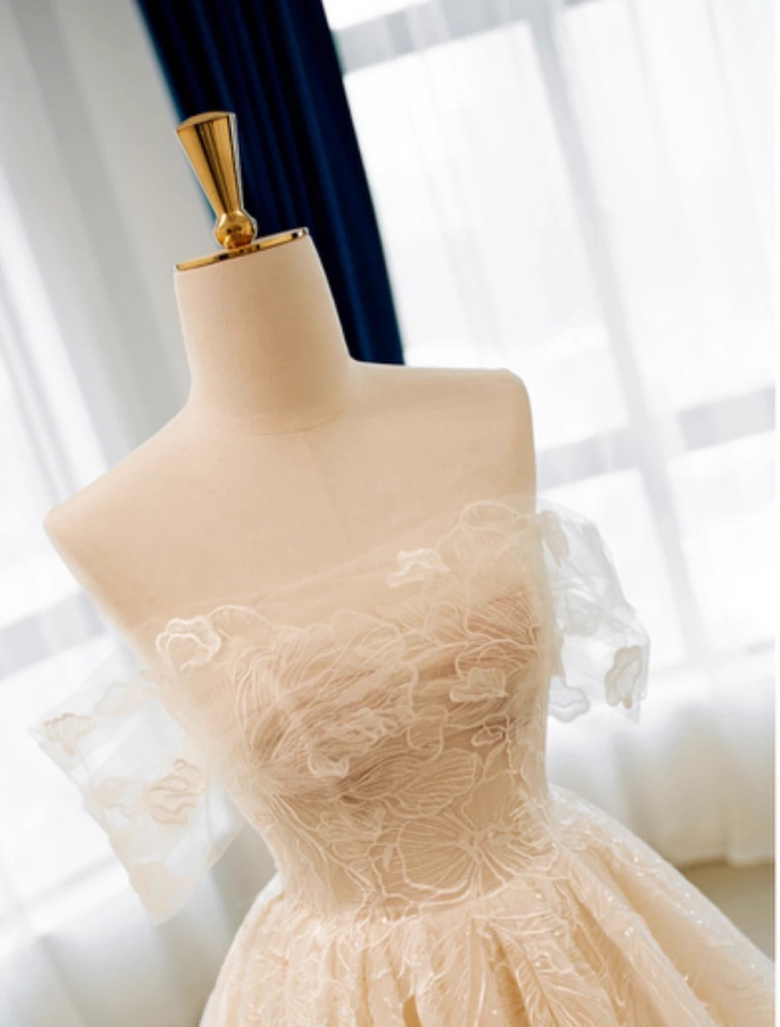 Wedding dress + matching veil - photo 5