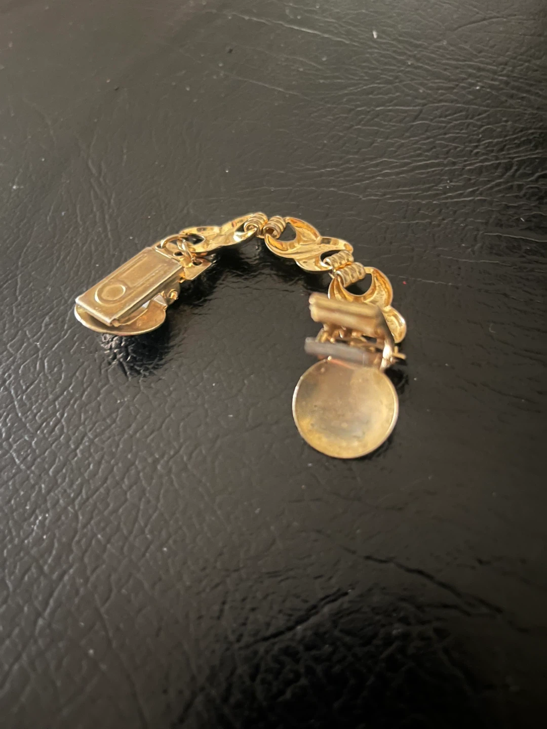 Vintage Sweater Clip GOLD VINTAGE RARE Tone - photo 2