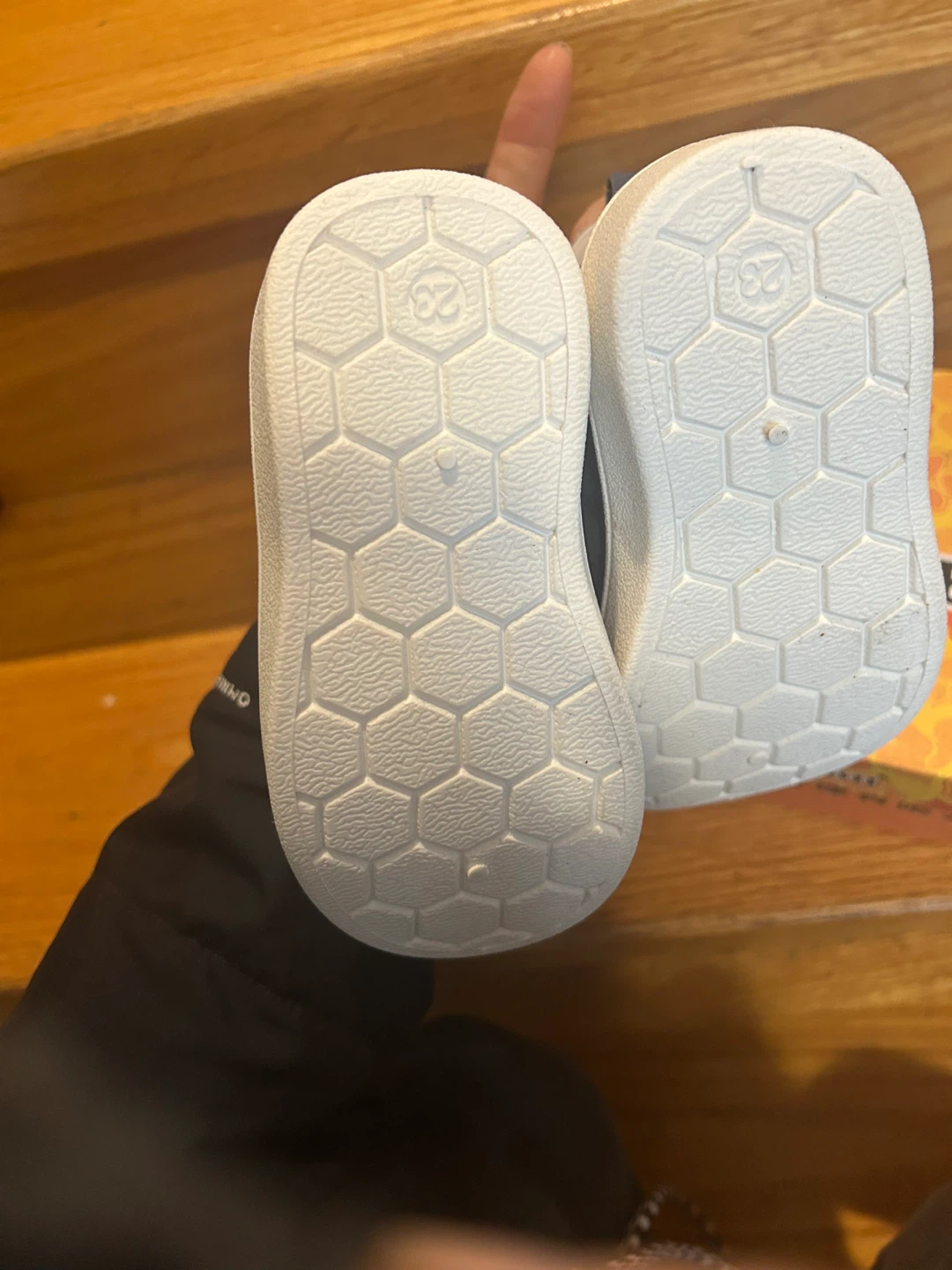 Brand New Toddler Baby Fleece-lined Slip-on Sneaker Size 6.5 - photo 4