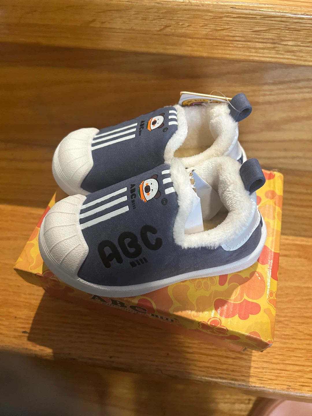 Brand New Toddler Baby Fleece-lined Slip-on Sneaker Size 6.5 - photo 2