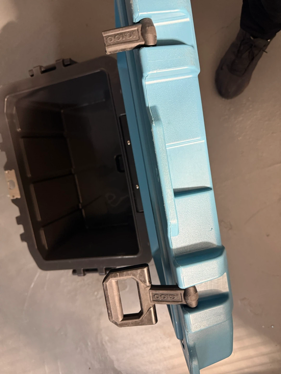 Igloo Blue Rolling Cooler - photo 5