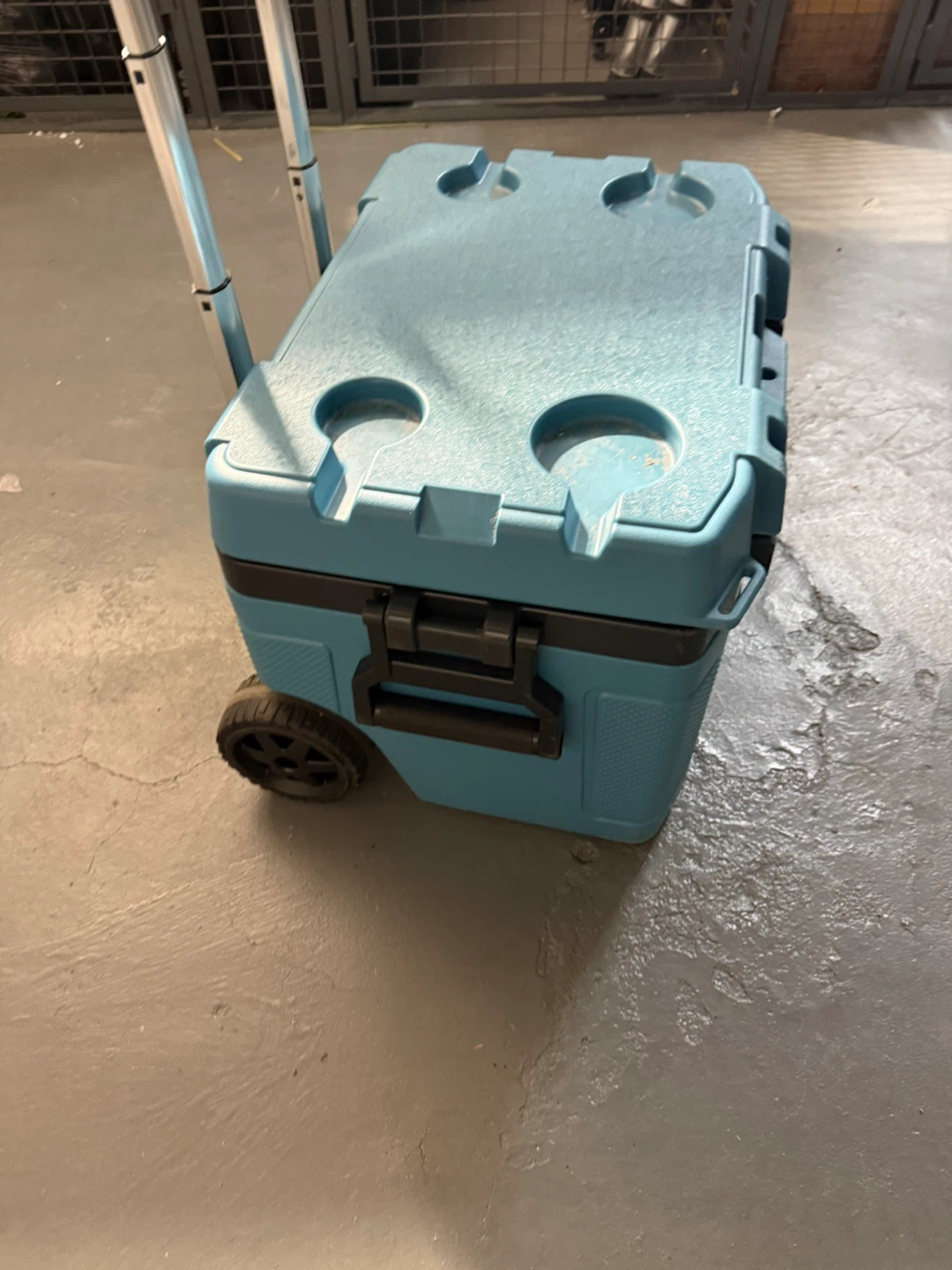 Igloo Blue Rolling Cooler - photo 2