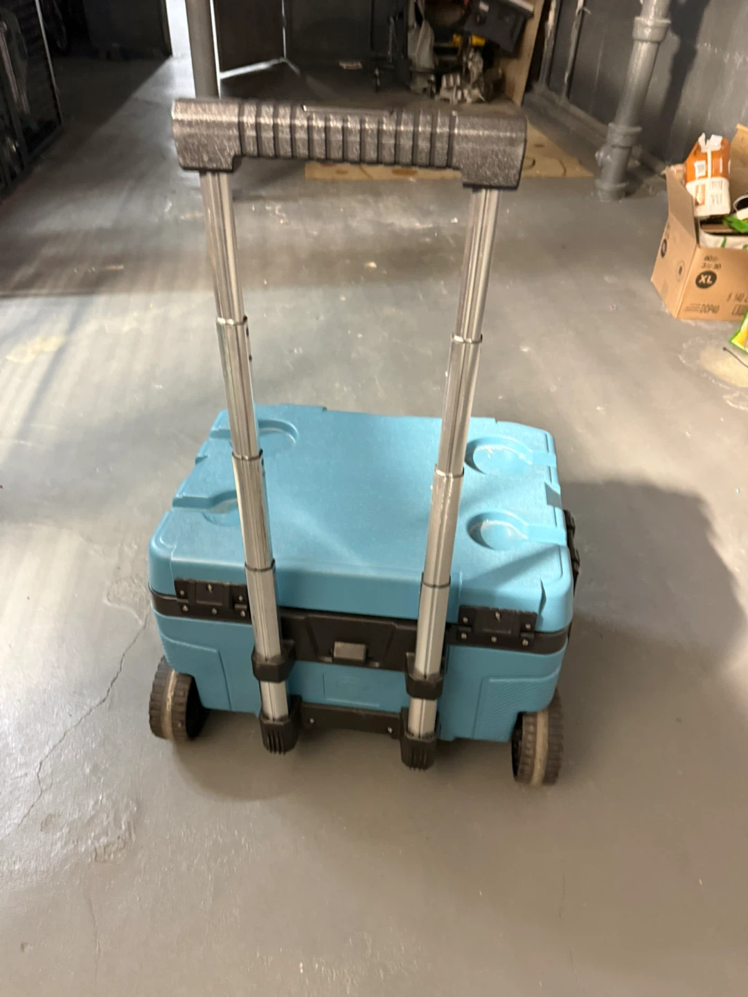 Igloo Blue Rolling Cooler - photo 3