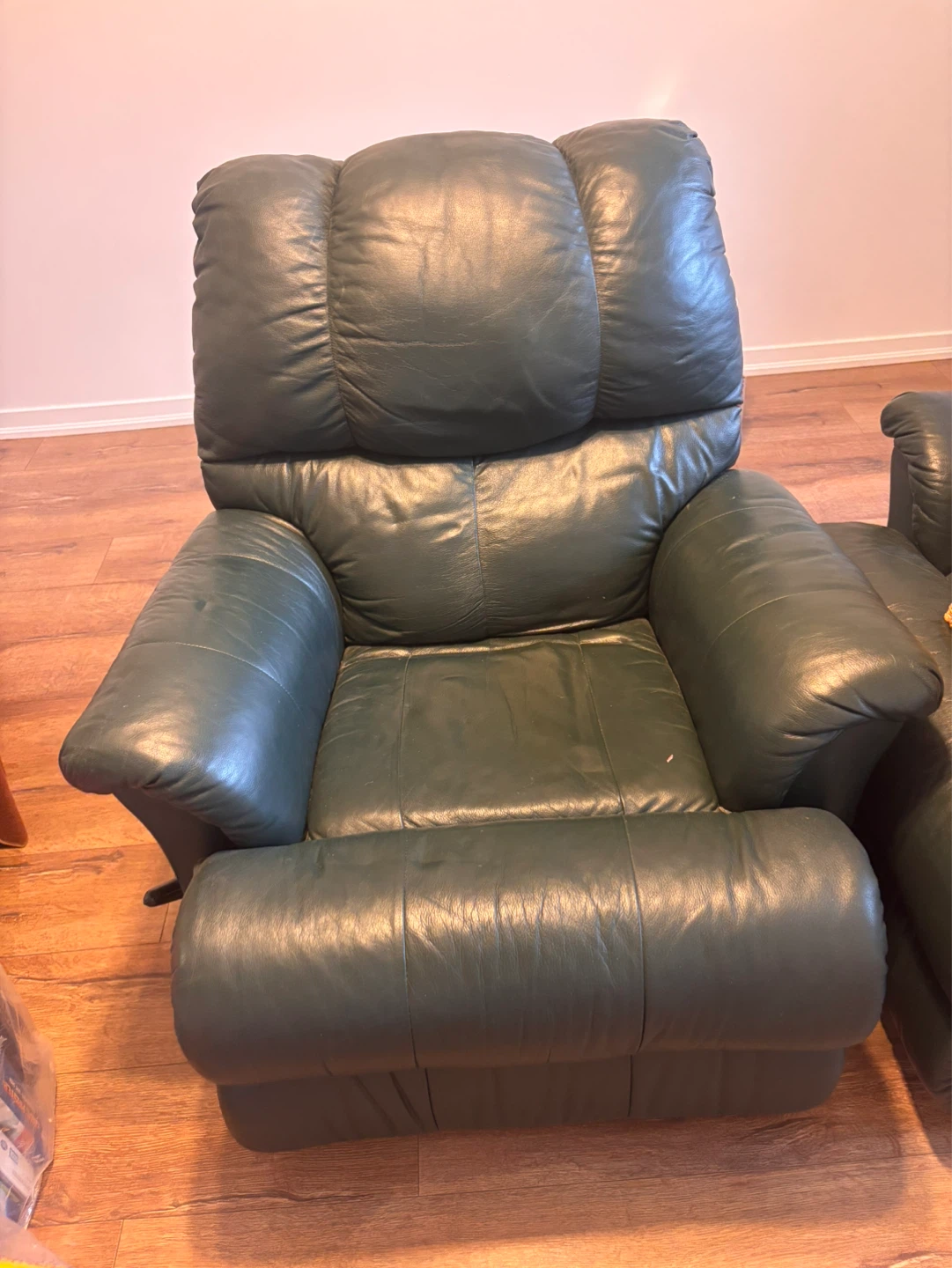 2 Dark Green Leather Recliner Chairs - photo 2
