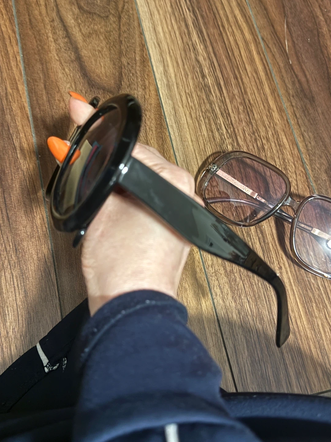 2 Pairs of Sunglasses - photo 2