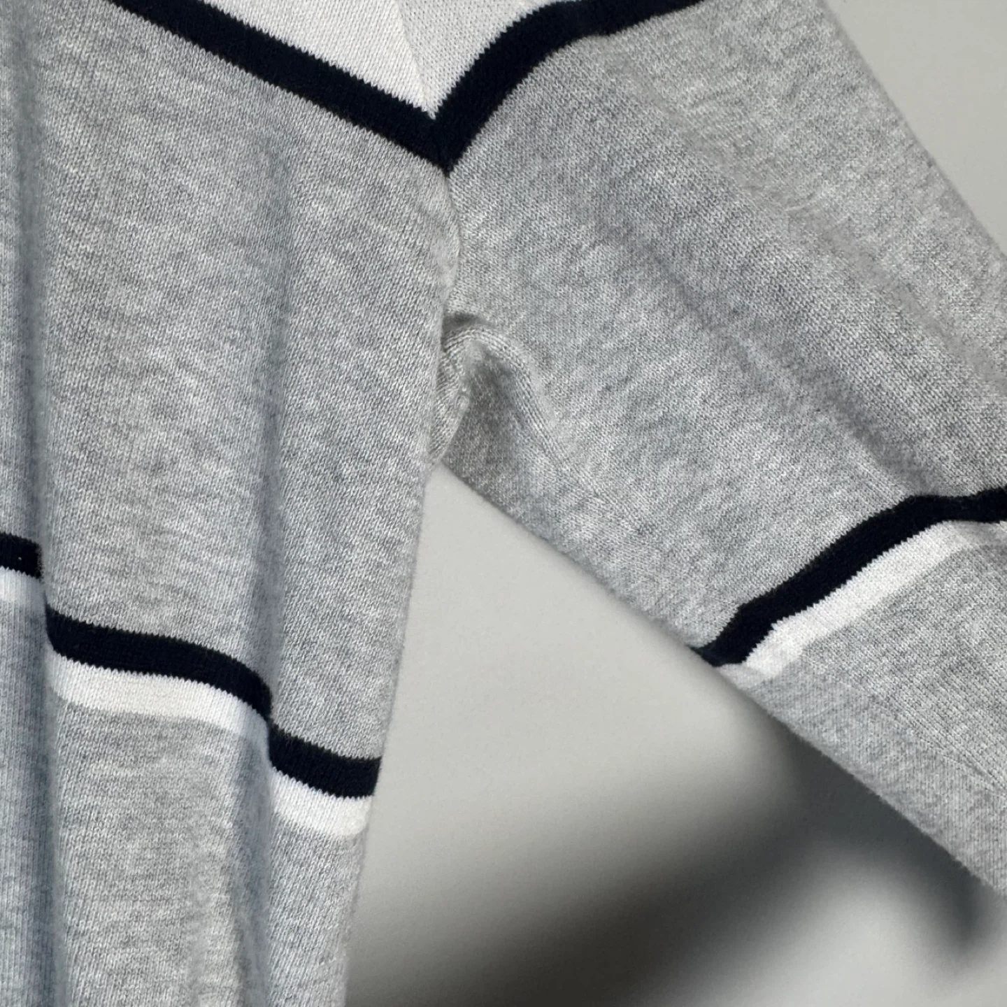 Tommy Hilfiger V-Neck Sweater XL Grey White Blue Stripe - photo 5