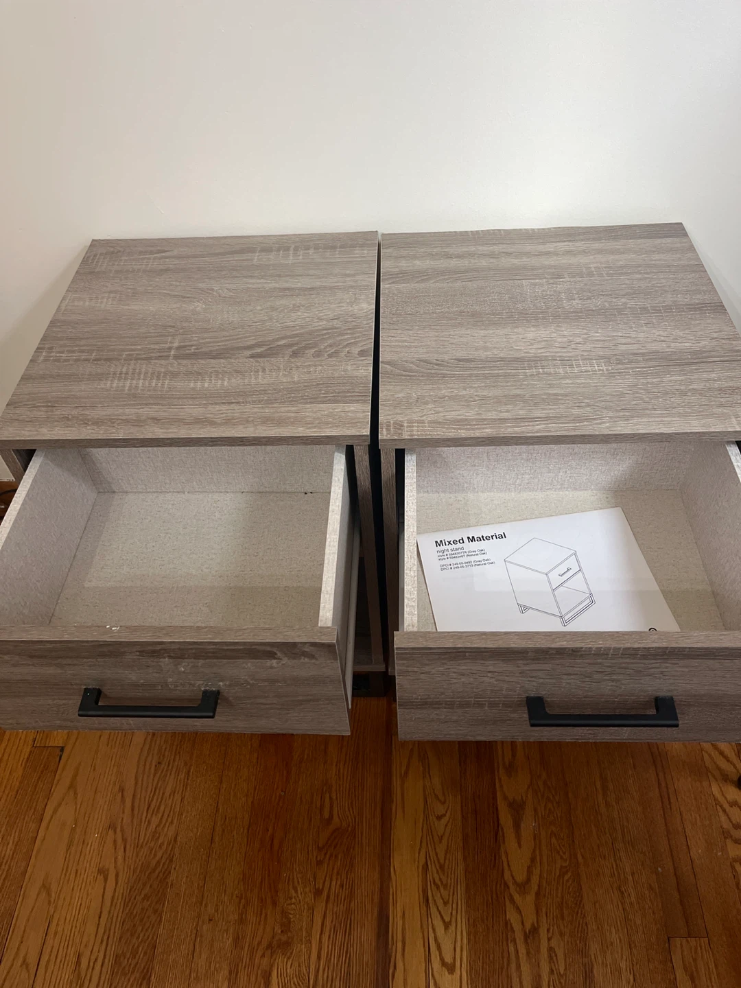 2x Wood Grain Nightstands with Drawer and Shelf - photo 3