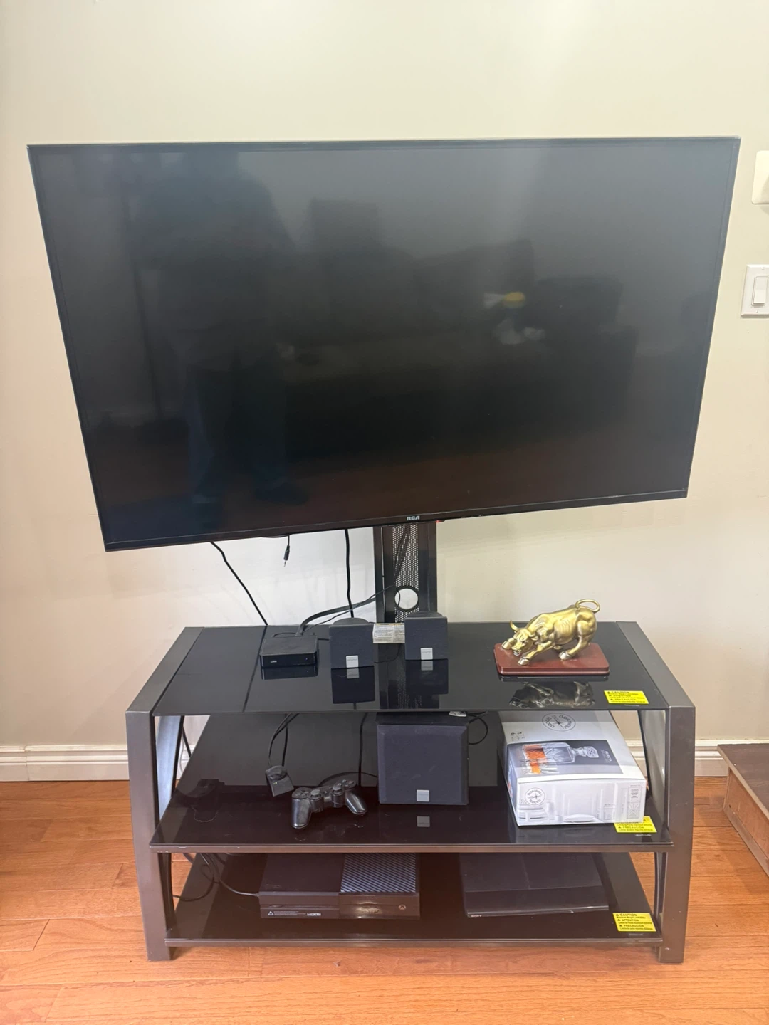 RCA 55" Smart TV with stand - photo 2