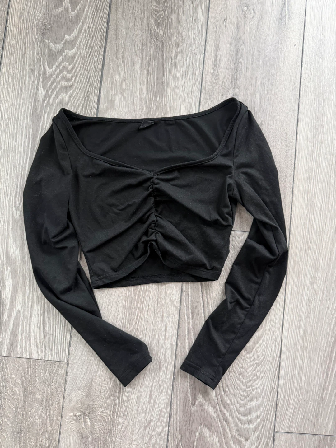 Black Ruched Long Sleeve Crop Top