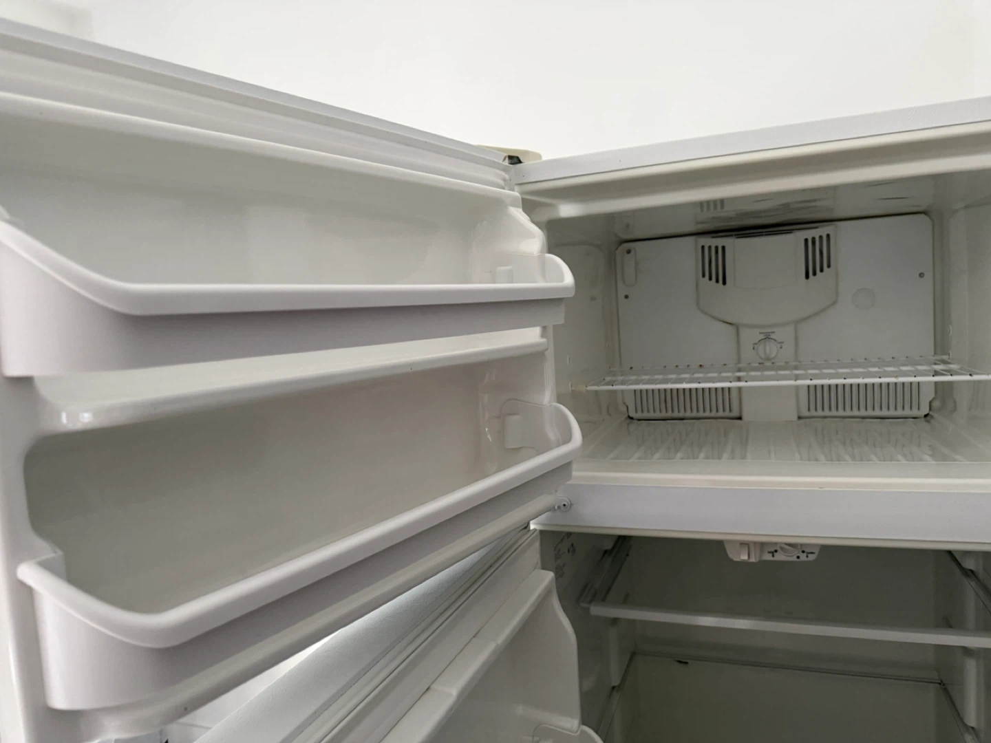 White Whirlpool Top-Freezer Refrigerator - photo 2