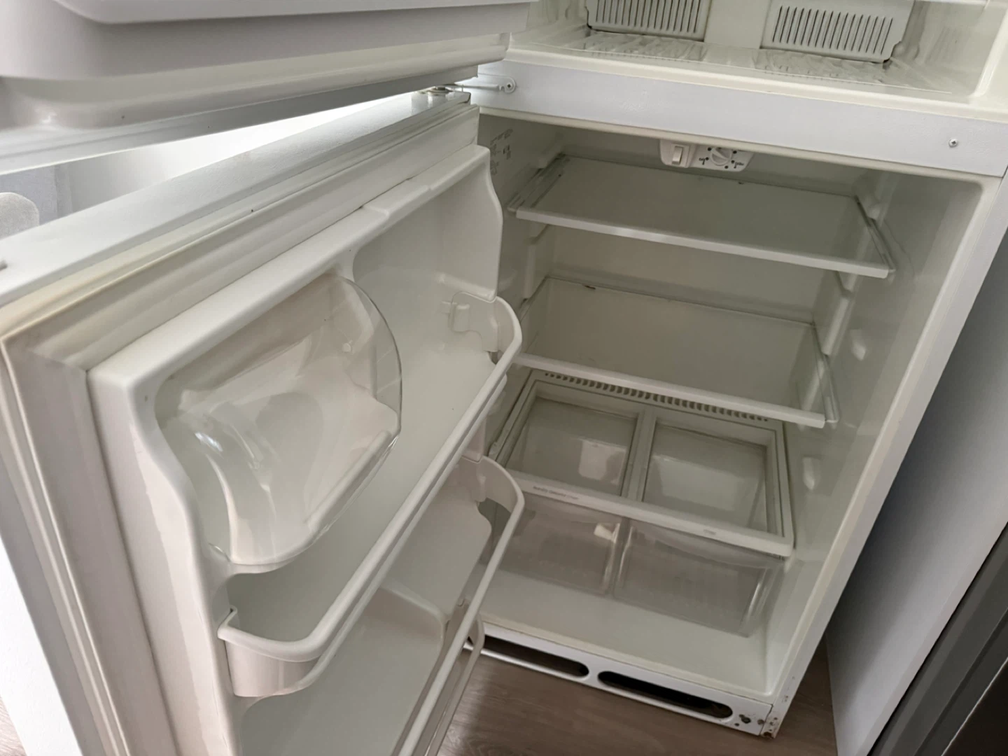 White Whirlpool Top-Freezer Refrigerator - photo 3